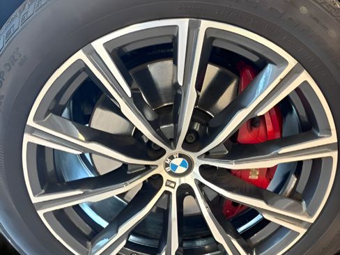 Used 2024 BMW X5 xDrive40i w/ M Sport Package AWD/4WD image 9