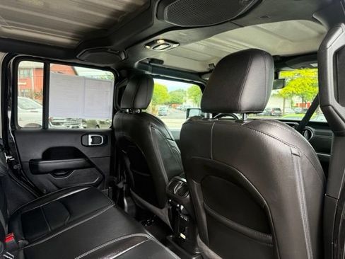 Used 2023 Jeep Wrangler Unlimited Sahara AWD/4WD image 26