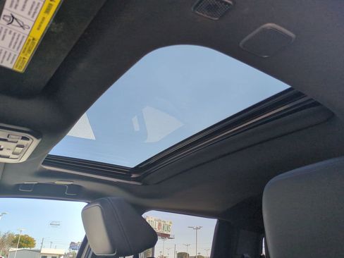 Used 2024 Toyota Tacoma TRD Sport image 29