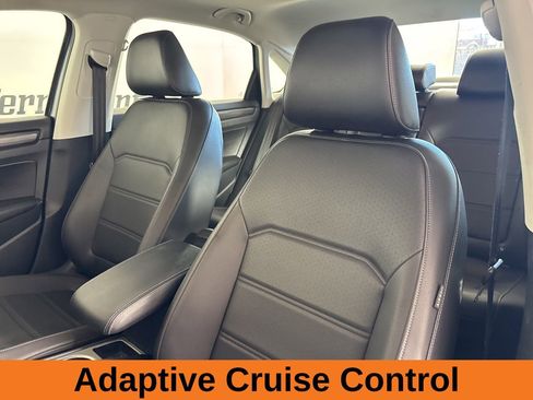 Used 2020 Volkswagen Passat 2.0T R-Line image 10