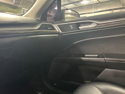 Used 2019 Ford Fusion SEL image 20