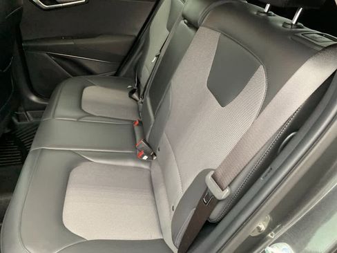 Used 2025 Kia Niro EX image 16