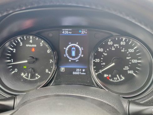 Used 2018 Nissan Rogue SL w/ Premium Package image 43