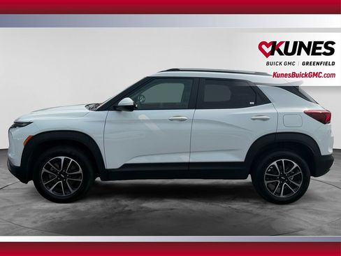 Used 2025 Chevrolet TrailBlazer LT AWD/4WD image 6