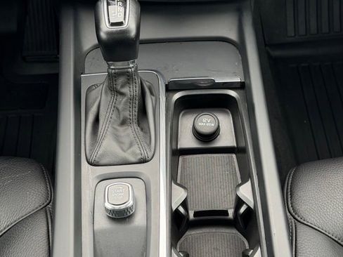 Used 2018 Volvo XC60 T6 Momentum image 16