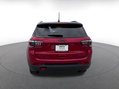 Used 2025 Jeep Compass Trailhawk AWD/4WD image 12