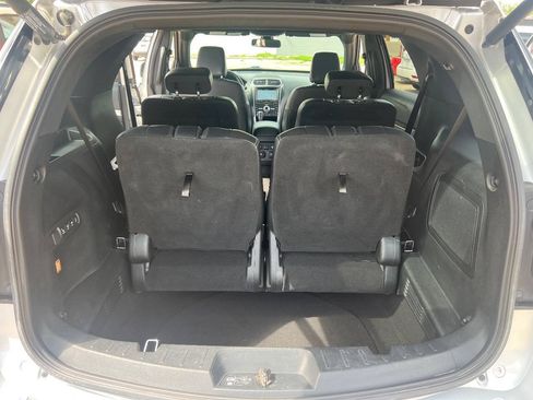 Used 2018 Ford Explorer Limited w/ Equipment Group 301A AWD/4WD image 28