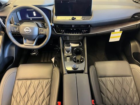 New 2026 Nissan Rogue Platinum w/ Platinum Premium Package AWD/4WD image 11