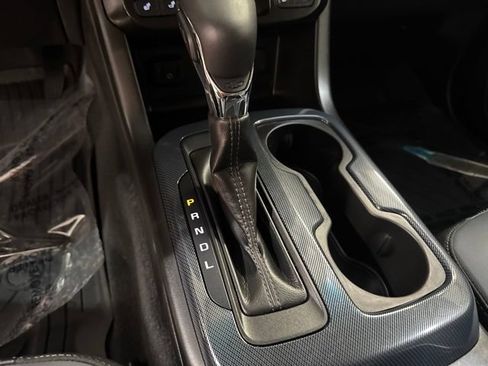 Used 2022 Chevrolet Colorado Z71 AWD/4WD image 17