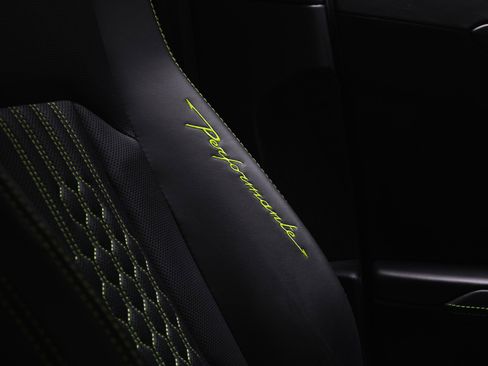 Used 2023 Lamborghini Urus Performante AWD/4WD image 48