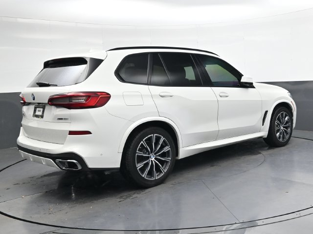 Used 2019 BMW X5 xDrive40i w/ M Sport Package AWD/4WD image 4