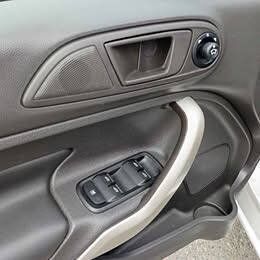 Used 2013 Ford Fiesta Titanium FWD image 18
