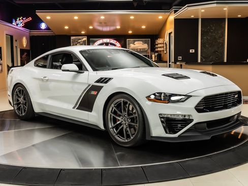 Used 2021 Ford Mustang GT Premium w/ GT Performance Package RWD image 9