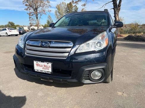 Used 2013 Subaru Outback 2.5i Premium w/ Popular Pkg 1A image 2