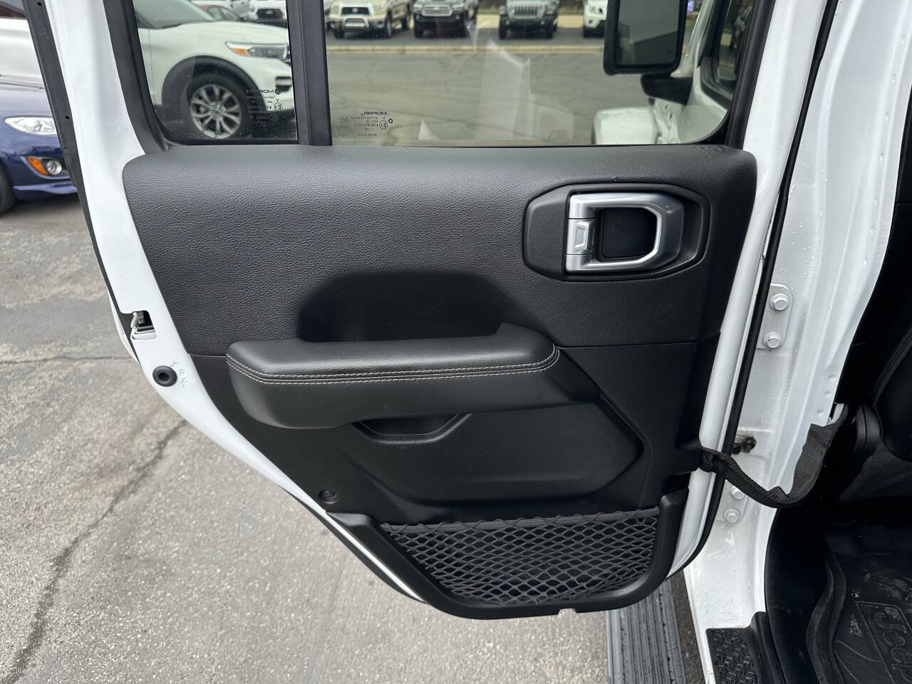 Used 2020 Jeep Gladiator Overland w/ Cold Weather Group AWD/4WD image 14