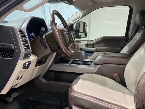 Used 2019 Ford F350 Limited image 11