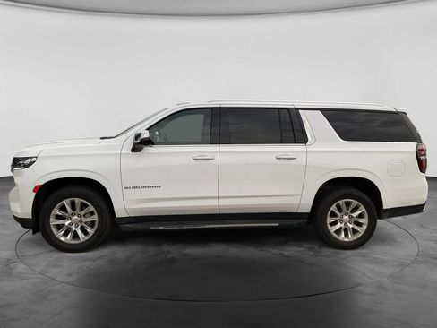 Used 2023 Chevrolet Suburban Premier AWD/4WD image 7