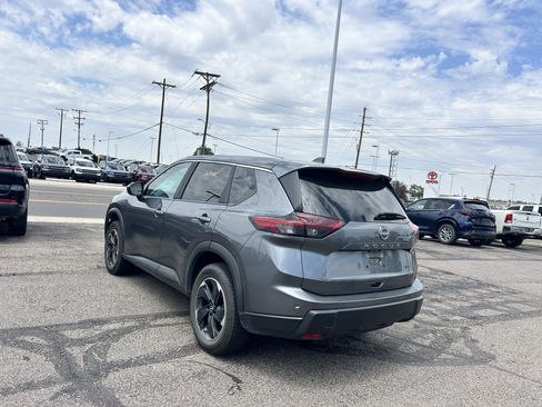 Used 2025 Nissan Rogue SV AWD/4WD image 3