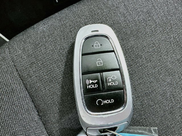 Used 2024 Hyundai Ioniq 5 SE AWD/4WD image 16