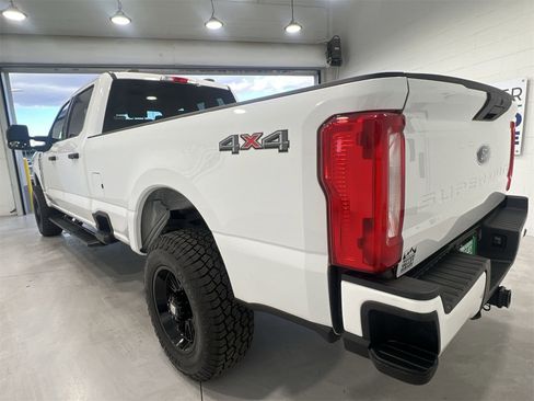 Used 2023 Ford F350 XLT image 6