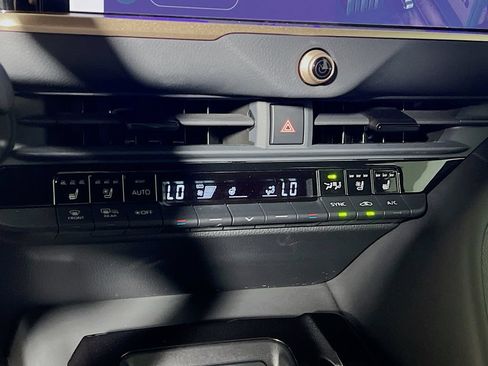 Certified 2025 Toyota Crown AWD/4WD image 14