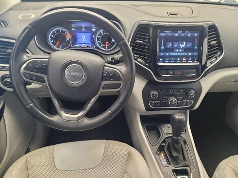 Used 2019 Jeep Cherokee Limited image 22