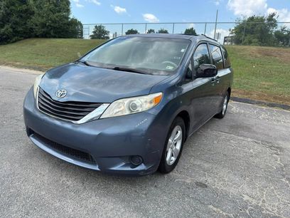 Used 2013 Toyota Sienna LE w/ Towing Pkg
