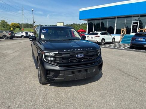 Used 2025 Ford Expedition Max Active AWD/4WD image 17