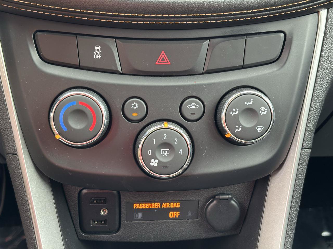 Used 2018 Chevrolet Trax LS AWD/4WD image 26