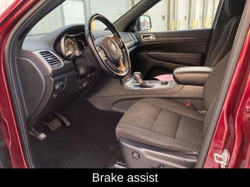 Used 2020 Jeep Grand Cherokee Laredo image 12