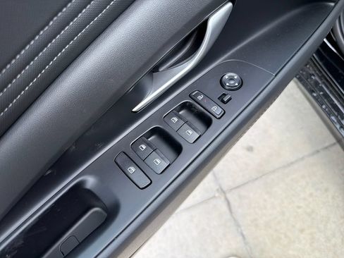 New 2026 Hyundai Elantra Limited FWD image 15
