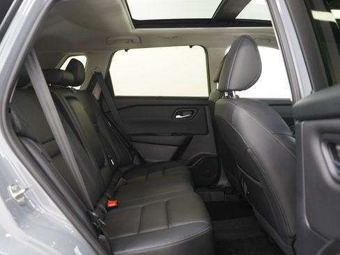 Used 2025 Nissan Rogue SL w/ SL Premium Package AWD/4WD image 12