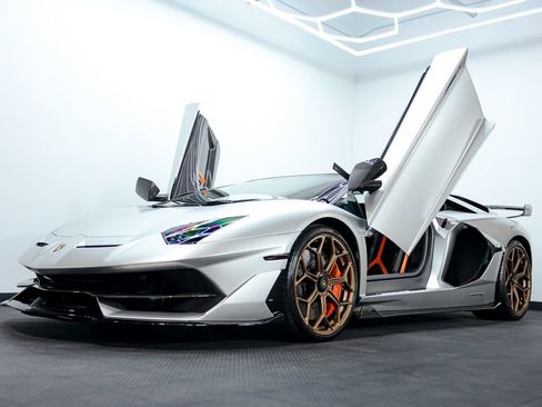 Used 2021 Lamborghini Aventador SVJ image 27