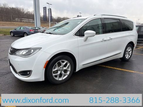 Used 2017 Chrysler Pacifica Touring-L Plus w/ Advanced Safetytec Group image 3