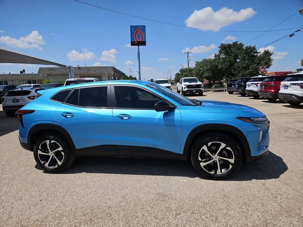 Used 2025 Chevrolet Trax RS w/ Driver Confidence Package FWD image 9