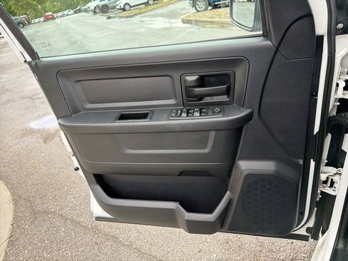 Used 2017 RAM 1500 Express AWD/4WD image 29