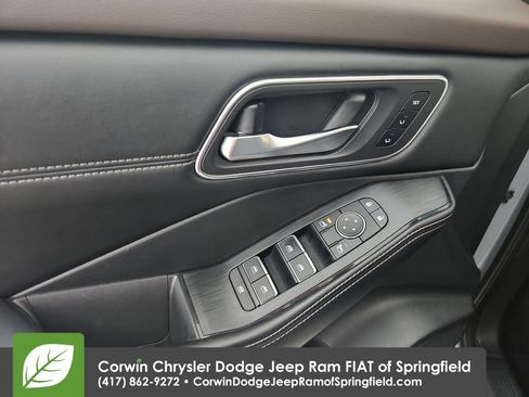 Used 2021 Nissan Rogue SL FWD image 20