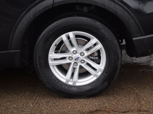 Used 2023 Ford Explorer XLT w/ Equipment Group 202A image 29