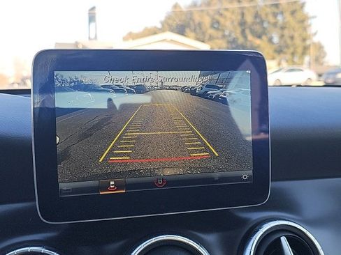 Used 2018 Mercedes-Benz CLA 250 4MATIC image 7