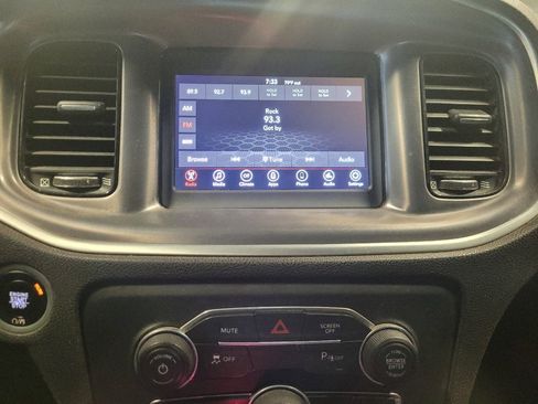 Used 2020 Dodge Charger SXT w/ Blacktop Package image 25