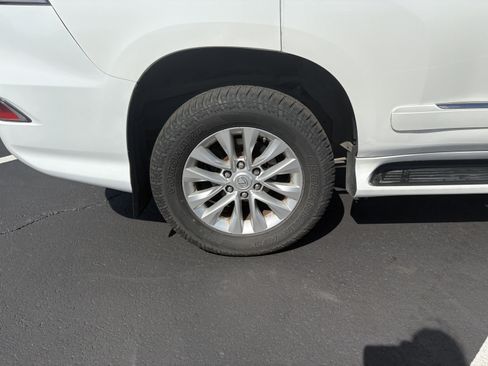Used 2016 Lexus GX 460 w/ Premium Package AWD/4WD image 6