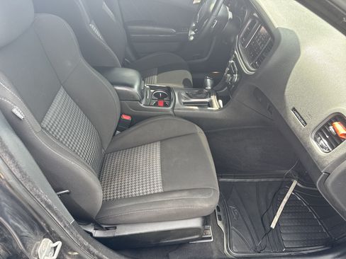 Used 2022 Dodge Charger R/T w/ Blacktop Package RWD image 15