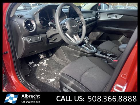 Used 2023 Kia Forte LXS image 9