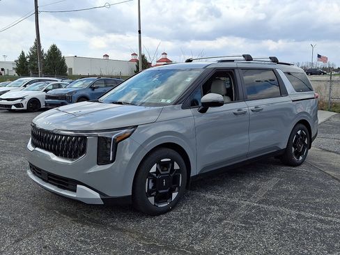 New 2026 Kia Carnival EX FWD image 4