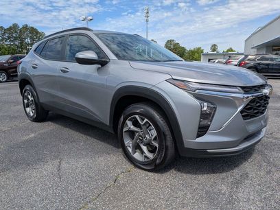 Used 2025 Chevrolet Trax LT