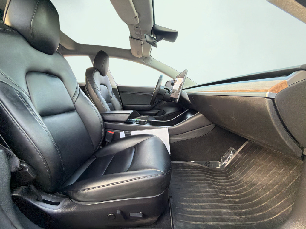 Used 2019 Tesla Model 3 Standard Range Plus RWD image 21