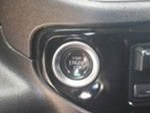Used 2025 GMC Sierra 1500 SLT AWD/4WD image 16