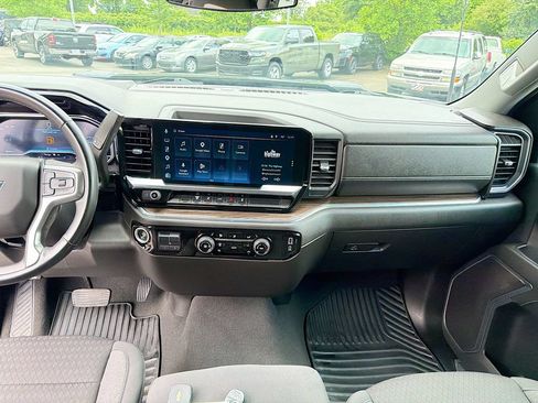 Used 2024 Chevrolet Silverado 2500 LT AWD/4WD image 18