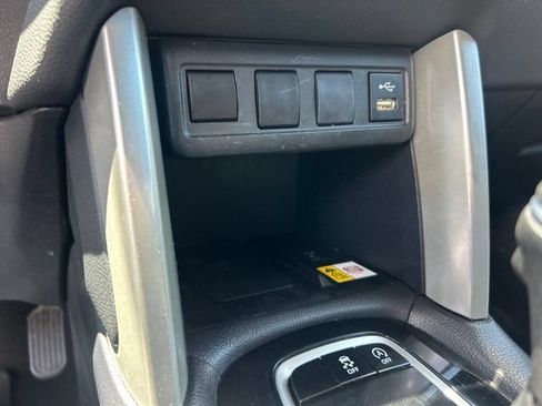 Used 2022 Toyota Corolla Cross LE FWD image 27