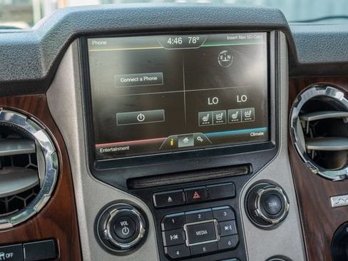 Used 2016 Ford F250 Lariat w/ Lariat Ultimate Package AWD/4WD image 27